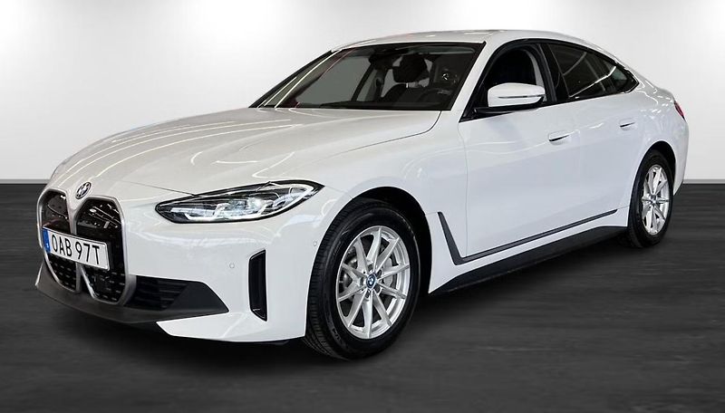 BMW i4 eDrive40 GC Kamera Auto. Park. - fotka 1 z 16