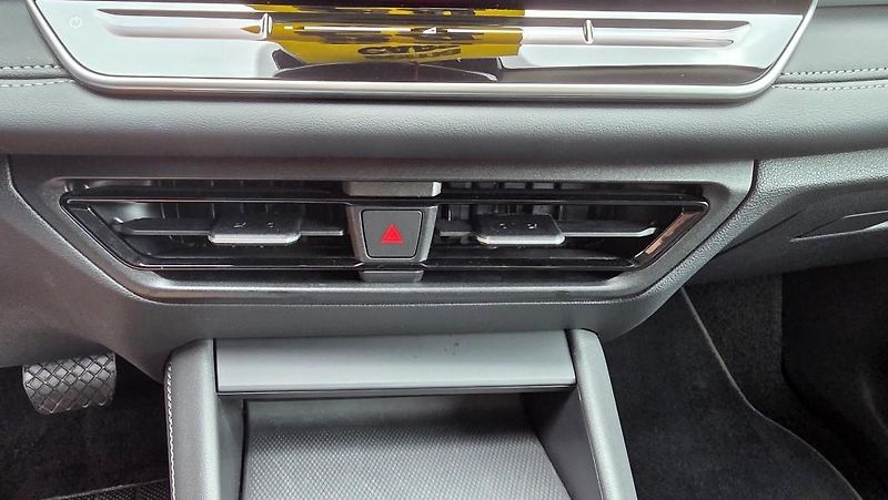 Volkswagen Tayron (2025) 2.0 TDI 142kW 4x4 DSG7 7míst - fotka 36 z 41