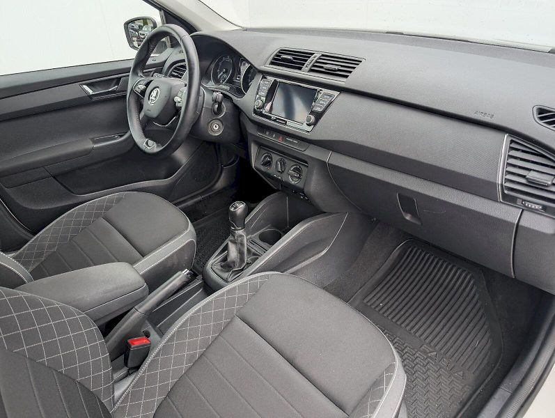 Škoda Fabia (2023) Combi 1.0 TSI / 70 kW Ambition - fotka 10 z 30