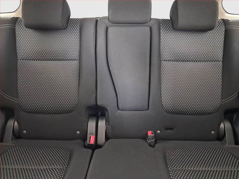 Mitsubishi Outlander (2019) 2.0, 4X4, Automat, ČR,1.maj - fotka 10 z 21
