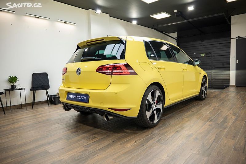 Volkswagen Golf (2016) GTI Performance 2.0 169 kW - fotka 4 z 35
