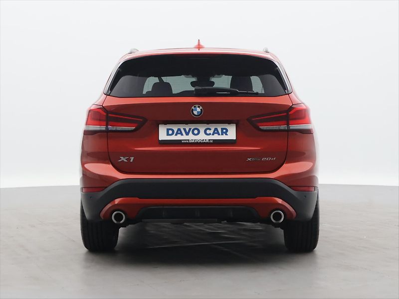 BMW X1 2,0 20d 140kW xD Aut. CZ DPH - fotka 6 z 34