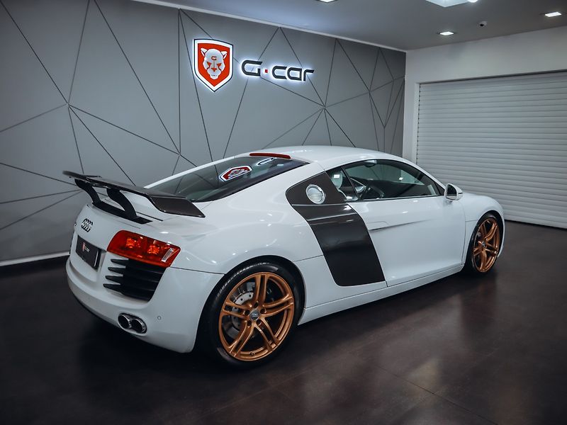 Audi R8 4.2 TFSI Quattro 6MAN - TOP!!! - fotka 4 z 33