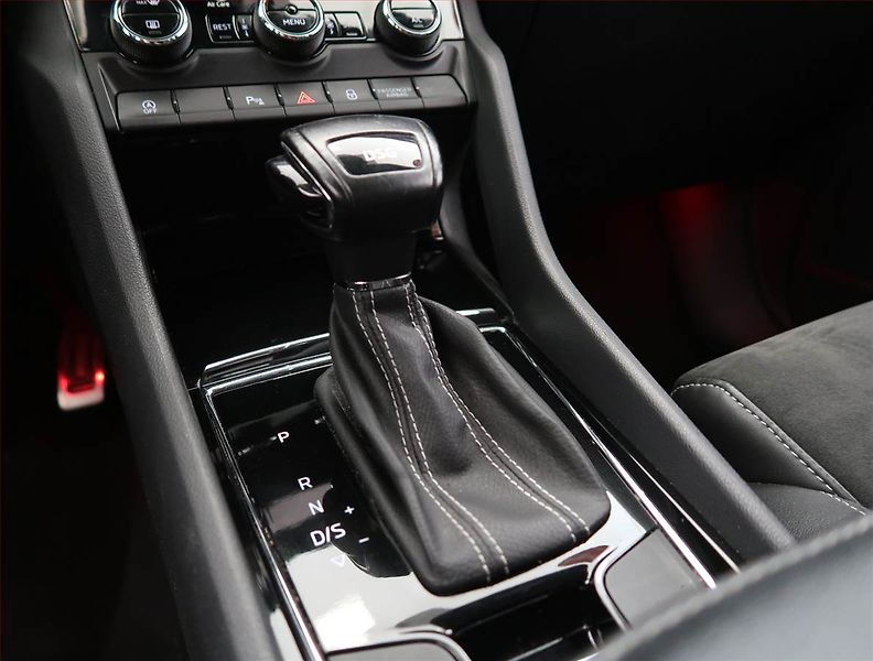 Škoda Kodiaq (2022) Sportline 1.5 TSI, digi klima - fotka 13 z 26