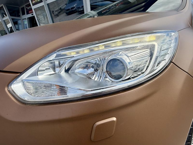 Ford Focus 2,0i 184kW EcoB SCTI ST - fotka 4 z 45