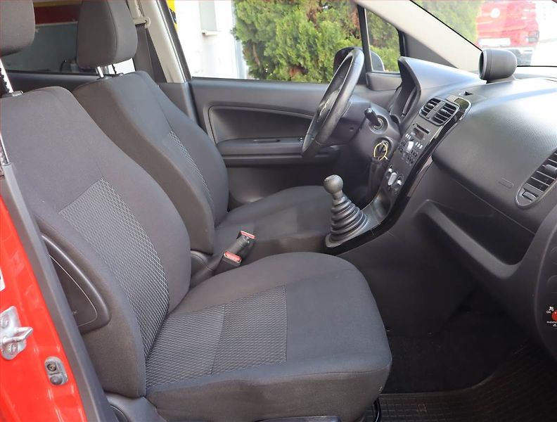 Suzuki Splash (2012) 1.0, Vyhř. sedaček - fotka 9 z 16