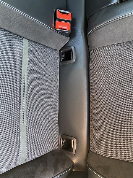 Seat Ateca 2.0TSI 140KW- DSG - LED -1xMAJ - fotka 40 z 56