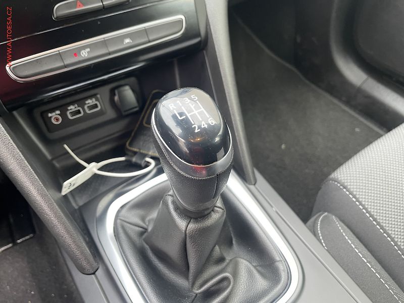 Renault Mégane (2023) 1.3 TCe, Equilibre - fotka 17 z 19