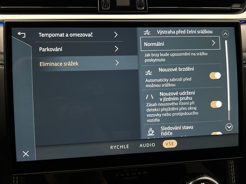 Jaguar F-Pace D200 R-DYNAMIC SE AWD AUT  - fotka 43 z 49