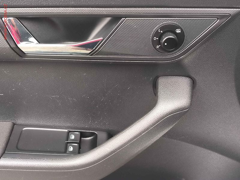 Škoda Fabia (2015) 1.2 TSi, 2.maj,ČR, Ambition - fotka 15 z 16