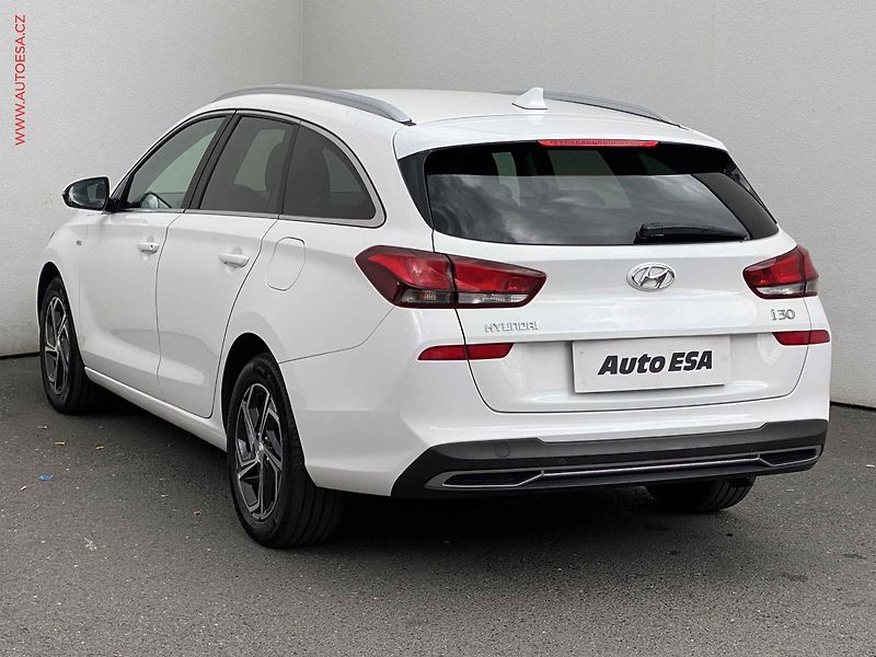 Hyundai i30 (2023) 1.5 T-GDi 48V, 1.maj,ČR - fotka 6 z 18