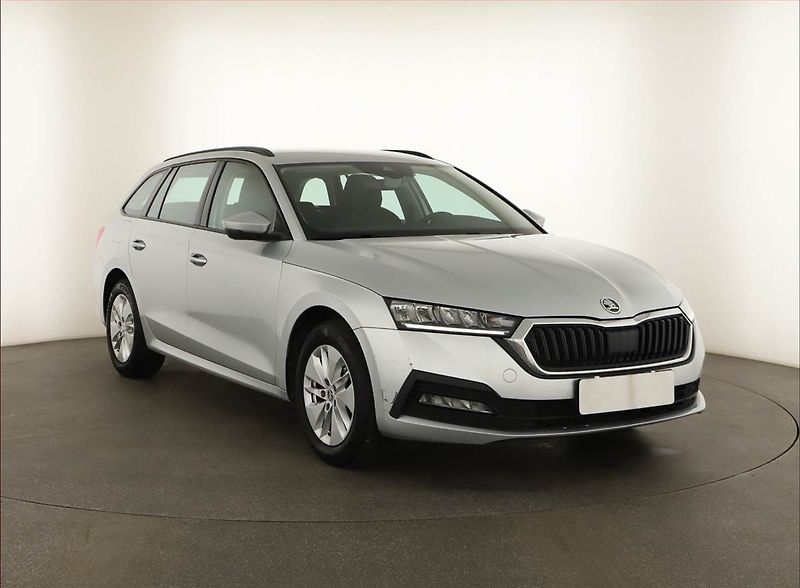 Škoda Octavia (2023) Ambition 2.0 TDI, ČR,1.maj - fotografie inzerátu
