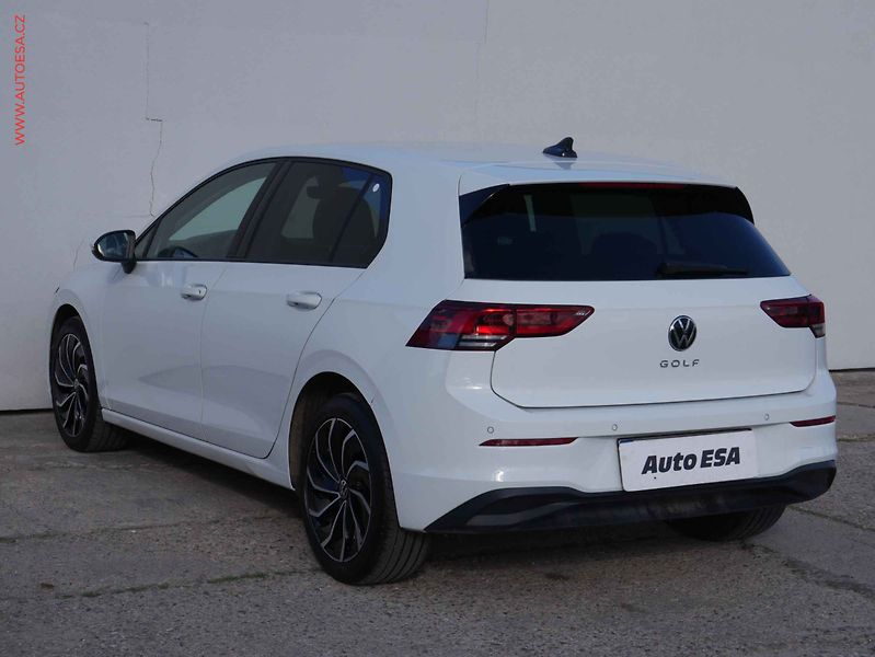 Volkswagen Golf (2020) 1.5 TSi, ČR, AC, LED, kmara - fotka 4 z 19