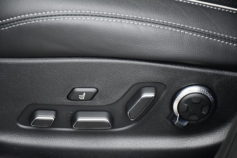 Genesis GV70 2.5T AWD AT8 LUXURY LINE - fotka 42 z 46
