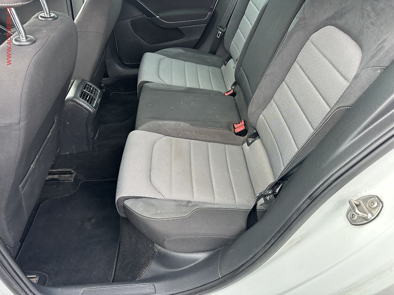 Volkswagen Golf (2014) 1.2TSI, R-Line - fotka 10 z 21