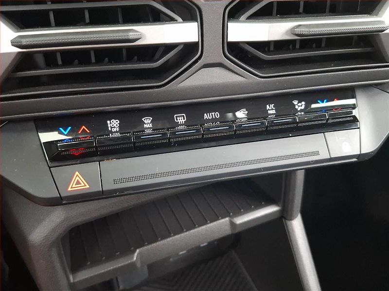 Dacia Bigster (2025) 1.2 MHEV, JOURNEY, KEYLESS - fotka 16 z 20