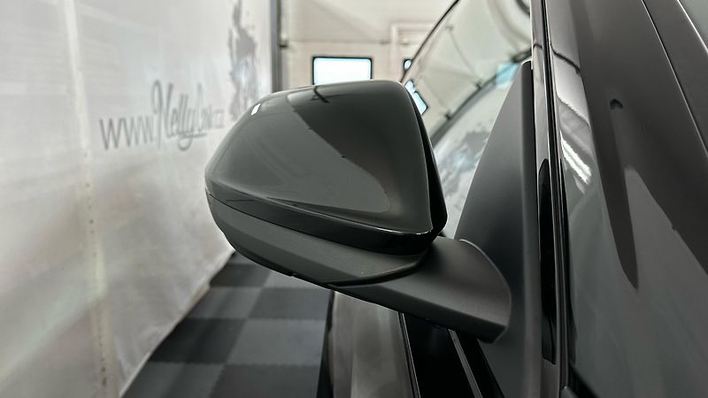 Audi Q8 (2025) S LINE / ZÁRUKA / TOP STAV - fotka 16 z 44