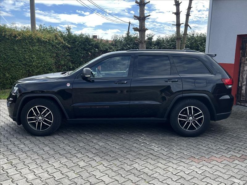 Jeep Grand Cherokee 3,0 CRD  TRAILHAWK AWD nové ČR - fotka 2 z 42