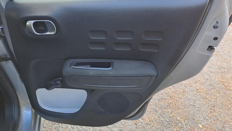 Citroën C3 1.2 PureTech S&S NAVI - fotka 10 z 28