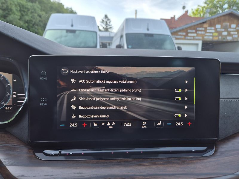 Škoda Octavia (2023) Combi Scout TDi 147kw DSG 4x4 - fotka 26 z 50