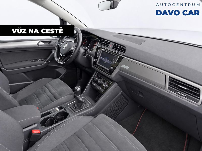 Volkswagen Touran 2,0 TDI 110kW Highline 7-Míst - fotka 3 z 11