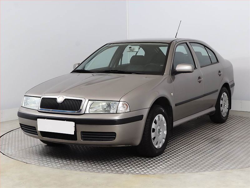 Škoda Octavia (2007) 1.6, nová STK, Tažné - fotka 2 z 11