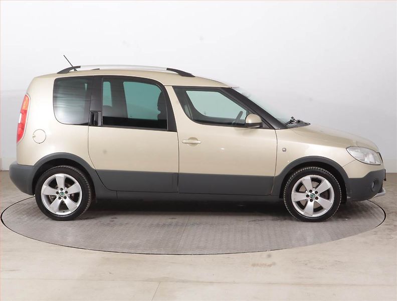 Škoda Roomster (2011) 1.2 TSI, Automat, Tempomat - fotka 6 z 15
