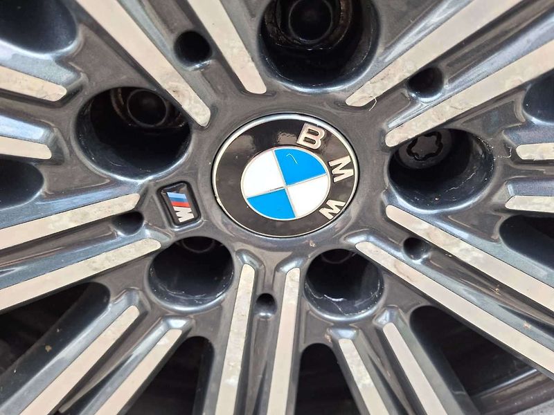 BMW Řada 3 320d xDrive AT Touring - fotka 53 z 83