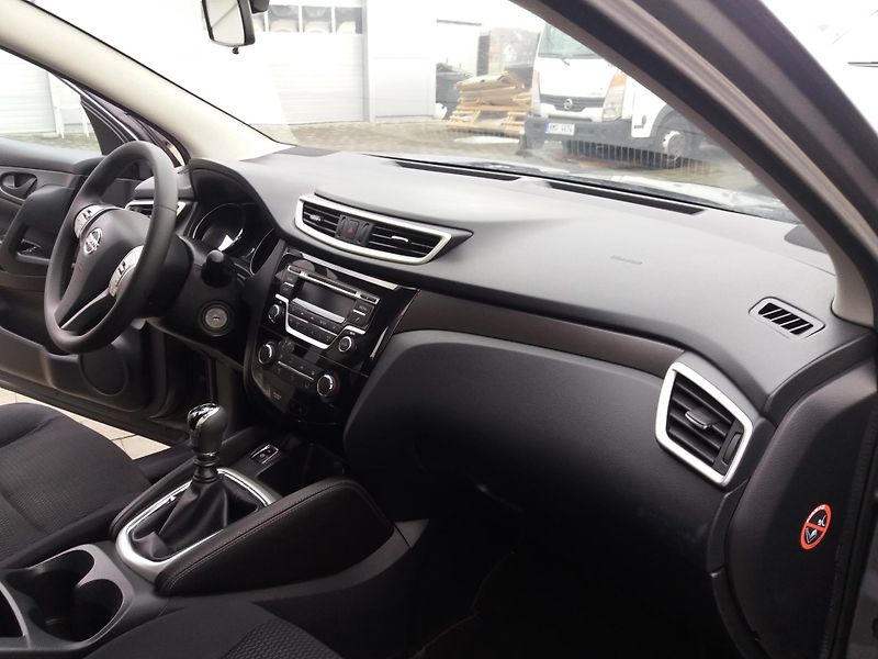 Nissan Qashqai 1.2DIG-T,Klima,Servi.knížka - fotka 13 z 21