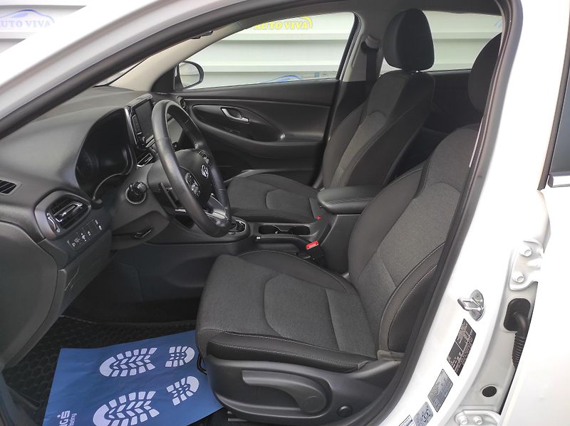 Hyundai i30 1,5T-GDi mHev,48V,AT,Fastback - fotka 12 z 42