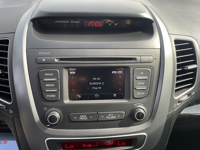 Kia Sorento 2,2 CRDi/145kW 4x4 - Automat - fotka 20 z 64