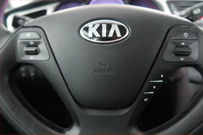 Kia Ceed (2017) 1.4 CVVT, Serv.kniha - fotka 15 z 15