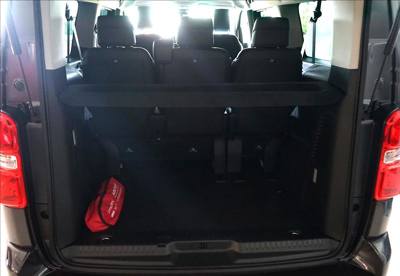 Citroën SpaceTourer (2026) 2,2 BlueHDi 180 EAT8 SHINE XL - fotka 5 z 20