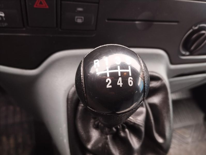 Ford Transit 2,2 TDCi 9/Míst 6 Rychlostí - fotka 15 z 16