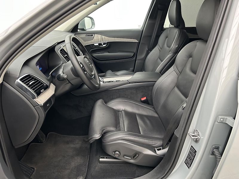 Volvo XC90 2.0  B5 4x4 Plus - fotka 11 z 29