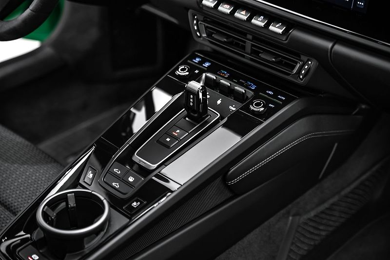 Porsche 911 T PDK Sport Chrono - fotka 17 z 23