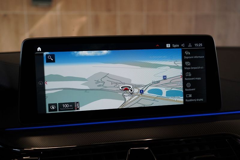 BMW M5 Competition xDrive, B&W, HUD - fotka 33 z 47