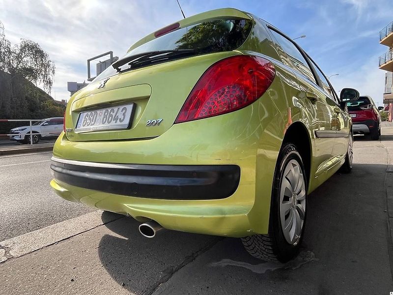 Peugeot 207 1.6i 80KW/2007/PANORAMA-KŮŽE - fotka 8 z 51
