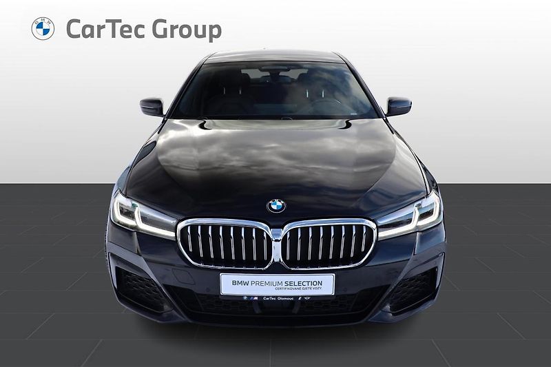 BMW Řada 5 540d xDrive - fotka 2 z 16