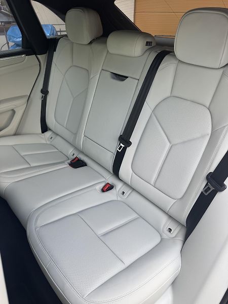 Porsche Macan (2023) S V6 MAX VÝBAVA 1.majitel PPF  - fotka 17 z 20