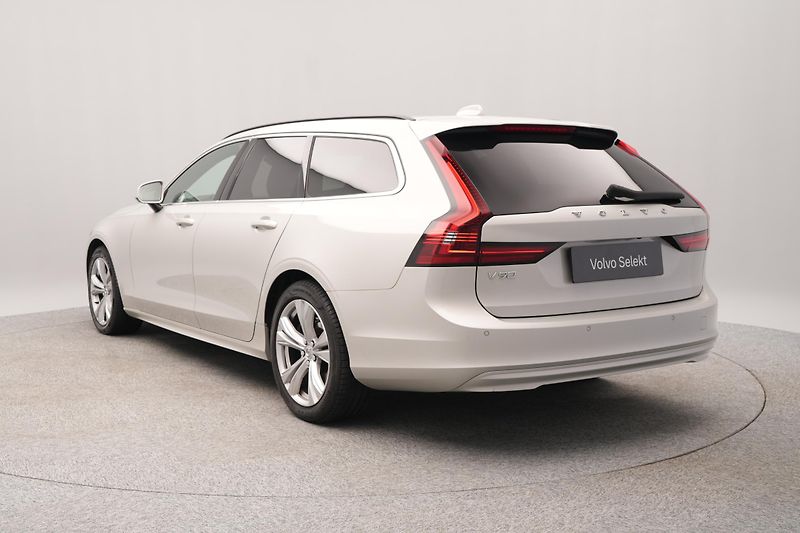 Volvo V90 B4 MOMENTUM AUT - fotka 8 z 45