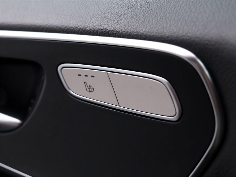 Mercedes-Benz Vito 1,6 CDI 84KW 8-Míst CZ - fotka 18 z 36