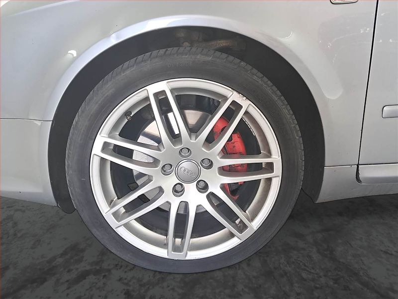 Audi A4 (2007) 2.7 TDI, nová STK - fotka 14 z 15