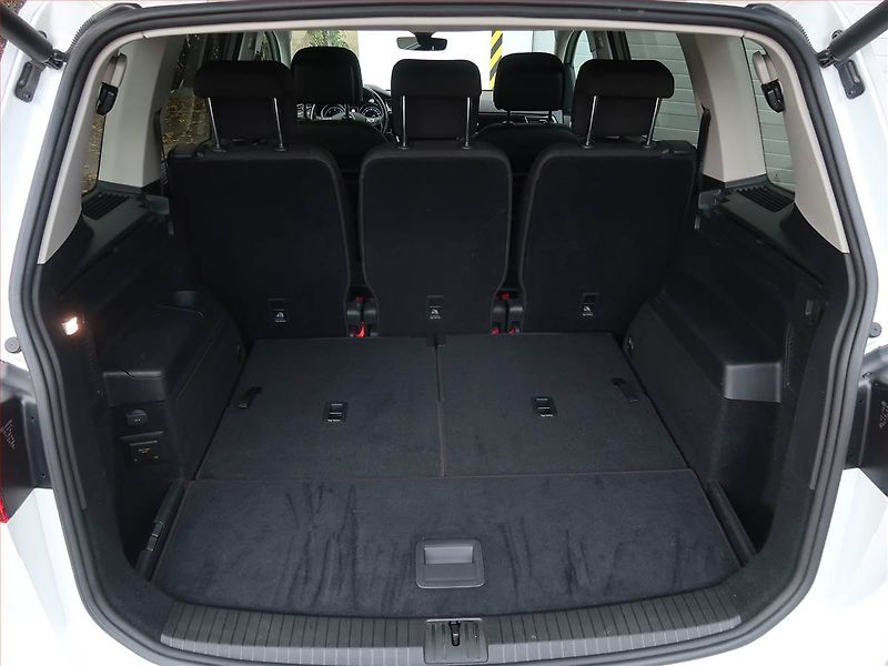 Volkswagen Touran (2018) Highline 2.0 TDI - fotka 14 z 25