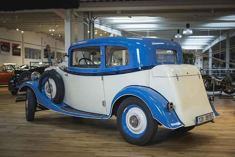Limuzína Wikov 35 „Labuť“