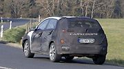 Maskovaný prototyp malého SUV Hyundai Kona.
