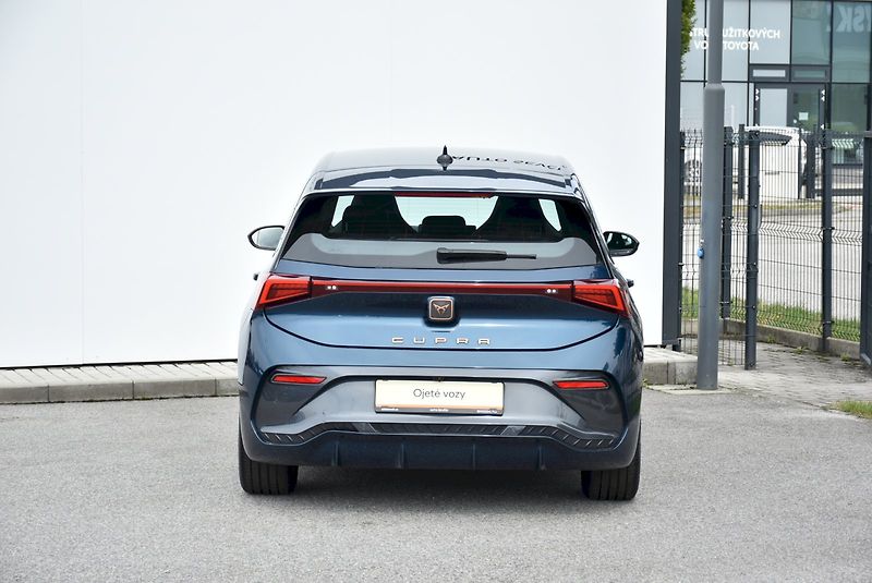 Cupra Born (2021) 150 KW 58kWh Baterka - fotka 10 z 28