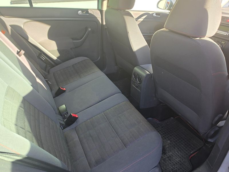 Volkswagen Golf Plus (2006) 1.6 i GOAL nová STK - fotka 16 z 20