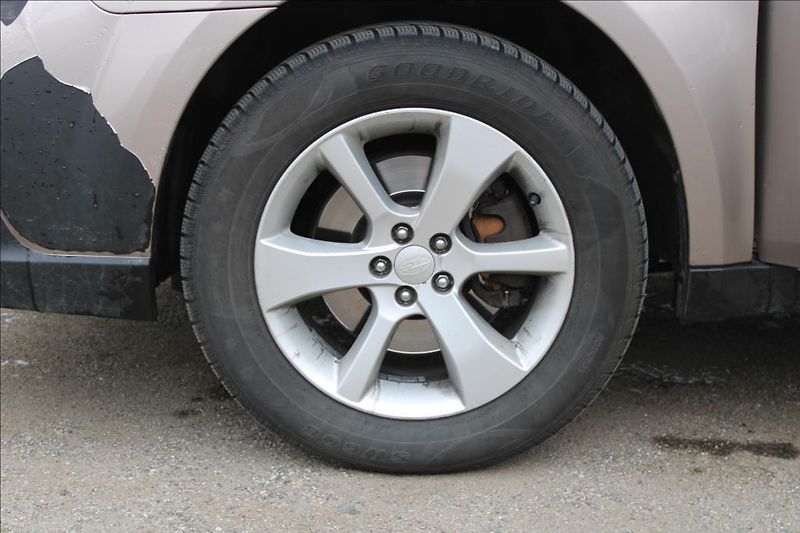 Subaru Outback 2,0 D  4 x 4, ČR, SERVISKA - fotka 22 z 29