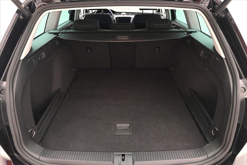 Volkswagen Passat 2,0 TDI 110KW DSG BUSINESS Zár - fotka 10 z 32